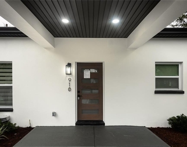 910 E Osborne Avenue - Photo Thumbnail 22