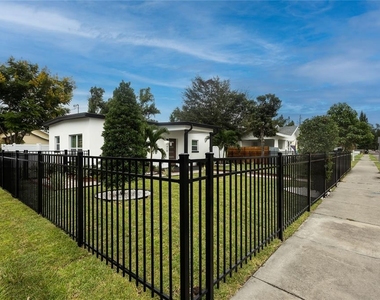 910 E Osborne Avenue - Photo Thumbnail 24