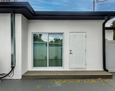 910 E Osborne Avenue - Photo Thumbnail 19