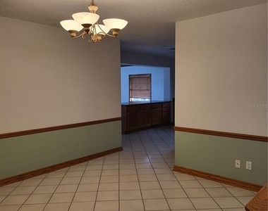 1601 Summerdale Drive S - Photo Thumbnail 4