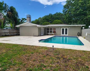 1601 Summerdale Drive S - Photo Thumbnail 20