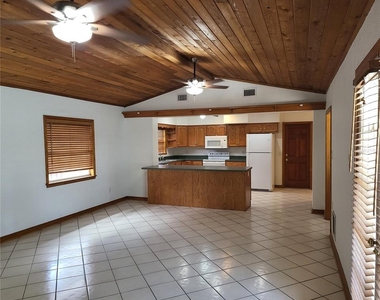 1601 Summerdale Drive S - Photo Thumbnail 13