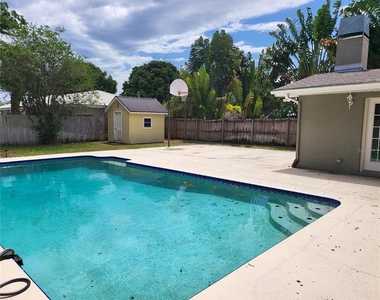 1601 Summerdale Drive S - Photo Thumbnail 24