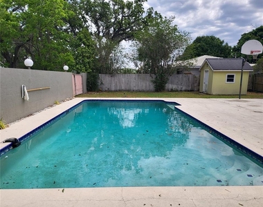 1601 Summerdale Drive S - Photo Thumbnail 18