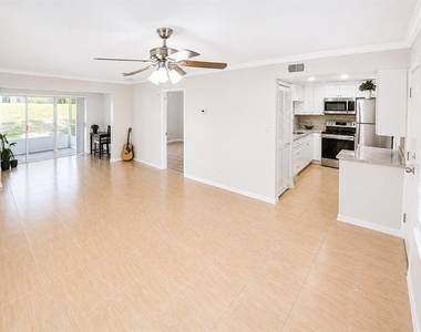 946 Virginia Street - Photo Thumbnail 2