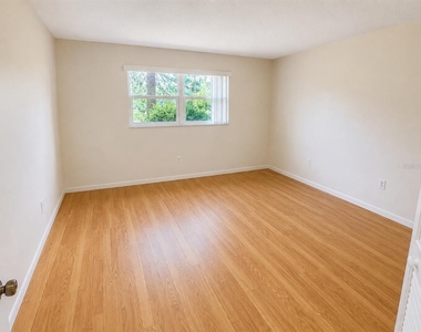 946 Virginia Street - Photo Thumbnail 3