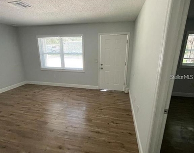 10460 Se Us Highway 441 - Photo Thumbnail 1