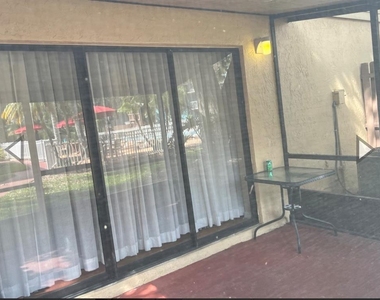 2777 N Poinciana Boulevard - Photo Thumbnail 5