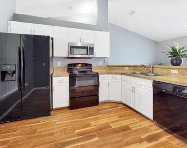 1444 Swift Court - Photo Thumbnail 13