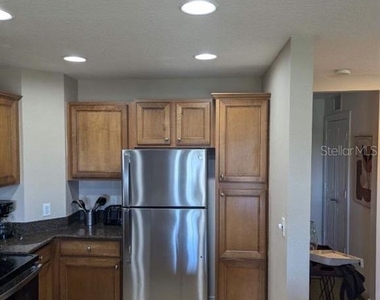 7637 Heritage Crossing Way - Photo Thumbnail 3