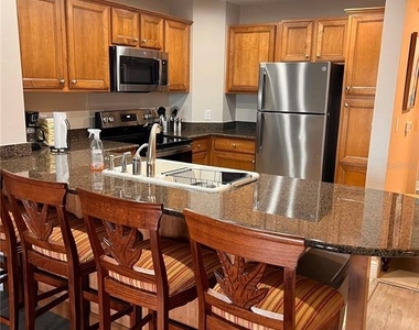7637 Heritage Crossing Way - Photo Thumbnail 6