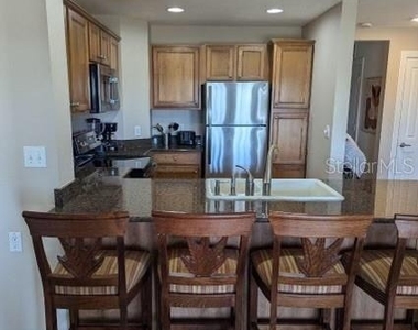7637 Heritage Crossing Way - Photo Thumbnail 2