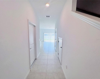 1288 Lago Vista Court - Photo Thumbnail 3
