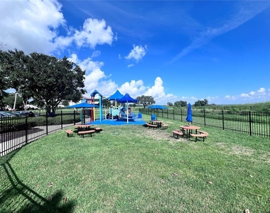 1288 Lago Vista Court - Photo Thumbnail 23