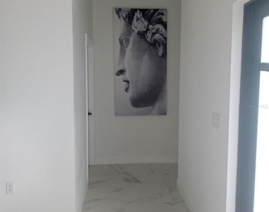 805 Hymon Circle - Photo Thumbnail 3