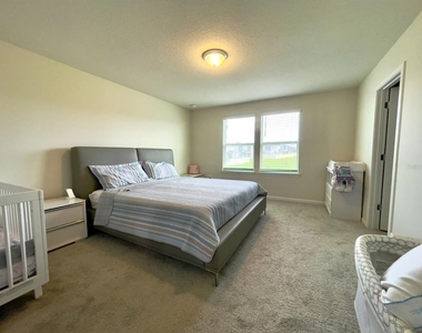 2143 Charming Avenue - Photo Thumbnail 13