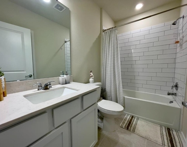 2143 Charming Avenue - Photo Thumbnail 16