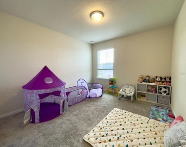 2143 Charming Avenue - Photo Thumbnail 15