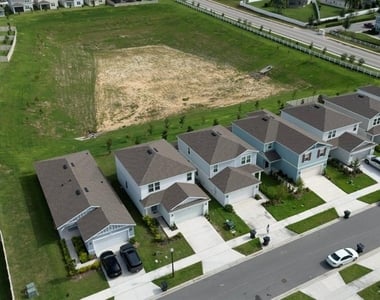 2143 Charming Avenue - Photo Thumbnail 23
