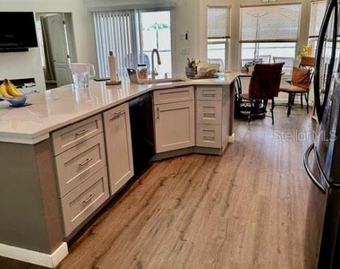 15545 Markham Drive - Photo Thumbnail 4
