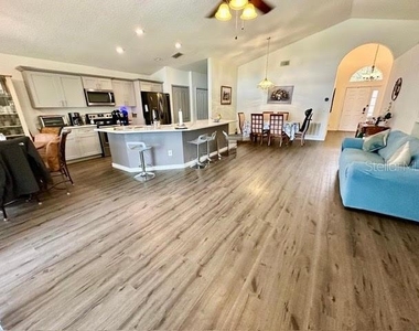 15545 Markham Drive - Photo Thumbnail 5