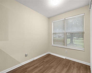 4555 Sw 52nd Circle - Photo Thumbnail 12