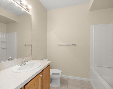 4555 Sw 52nd Circle - Photo Thumbnail 6