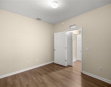 4555 Sw 52nd Circle - Photo Thumbnail 9