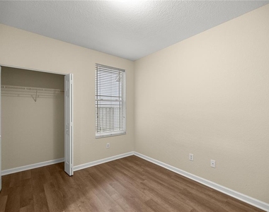 4555 Sw 52nd Circle - Photo Thumbnail 8