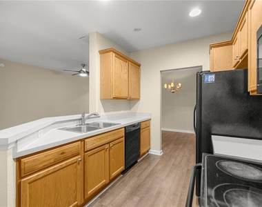 4555 Sw 52nd Circle - Photo Thumbnail 14