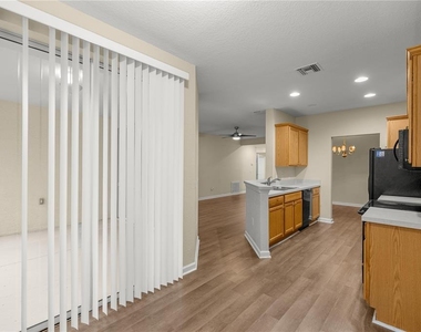 4555 Sw 52nd Circle - Photo Thumbnail 13