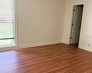 1701 Sw 29th Terrace - Photo Thumbnail 8