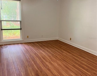 1701 Sw 29th Terrace - Photo Thumbnail 5
