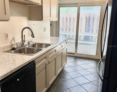 1701 Sw 29th Terrace - Photo Thumbnail 3
