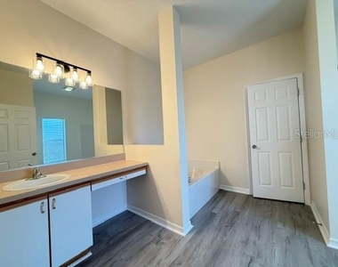 54 Hemlock Trail - Photo Thumbnail 14