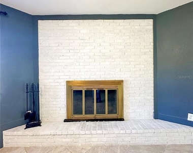 1302 Se 18th Place - Photo Thumbnail 5