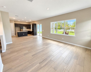 16406 Lone Oak Circle - Photo Thumbnail 6