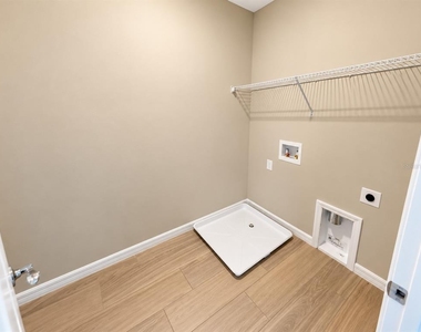 16406 Lone Oak Circle - Photo Thumbnail 22