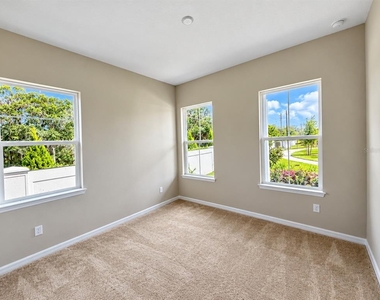 16406 Lone Oak Circle - Photo Thumbnail 8