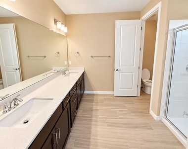 16406 Lone Oak Circle - Photo Thumbnail 15