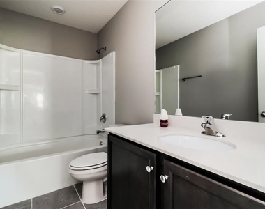 135 Columbia Drive - Photo Thumbnail 13