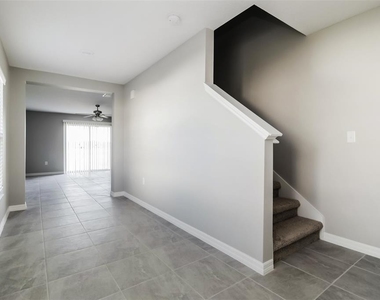 135 Columbia Drive - Photo Thumbnail 1