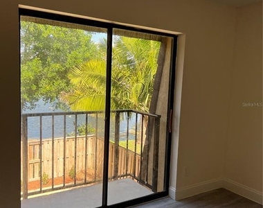 5305 Bamboo Court - Photo Thumbnail 10