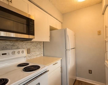 345 Wymore Road - Photo Thumbnail 4