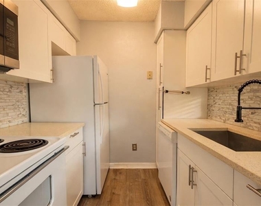 345 Wymore Road - Photo Thumbnail 3