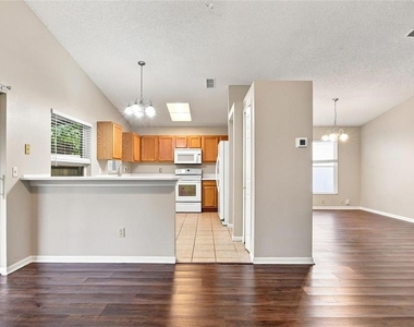 562 Short Pine Circle - Photo Thumbnail 10