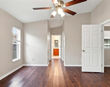 562 Short Pine Circle - Photo Thumbnail 7