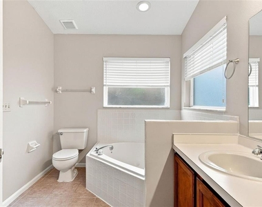 562 Short Pine Circle - Photo Thumbnail 16