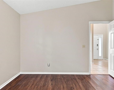 562 Short Pine Circle - Photo Thumbnail 15