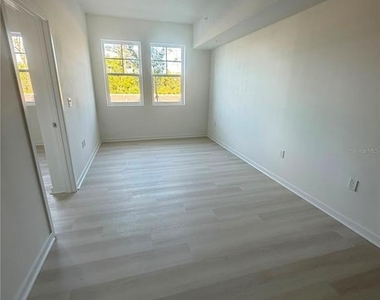 5579 Millenia Park Boulevard - Photo Thumbnail 11